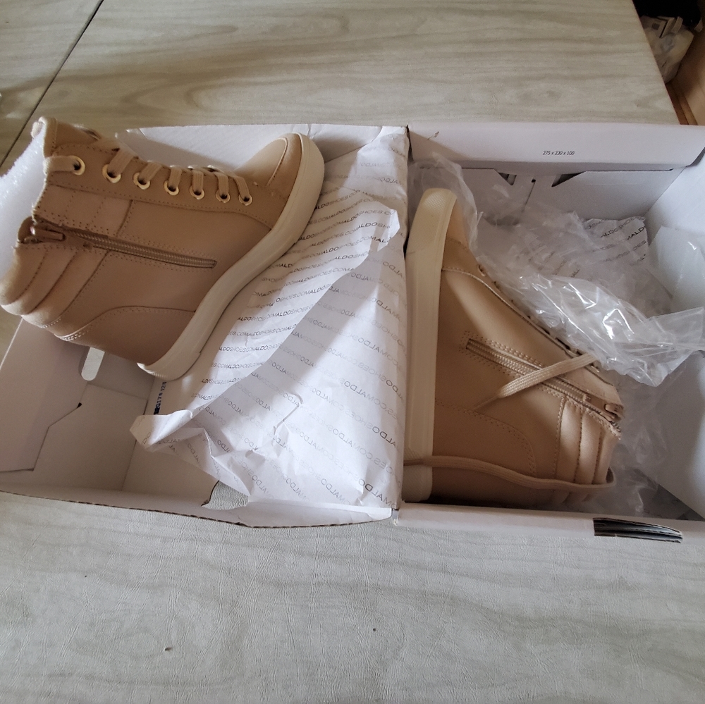 Shoes - Picture 2 of 4